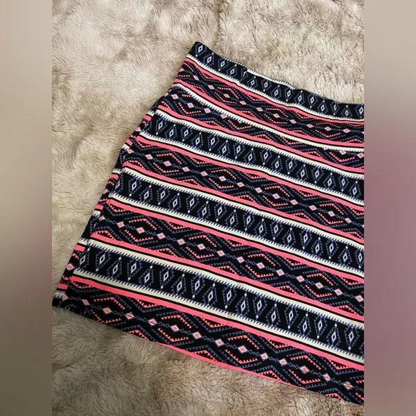 NWT Charlotte Russe Aztec Print Bodycon Mini Pencil Skirt - Image 3