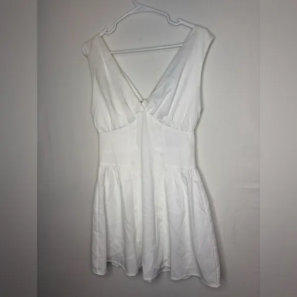 Princess Polly Kiser White women’s size US6 Mini Dress Deep V Fit Flare NWT(E15) - Image 5