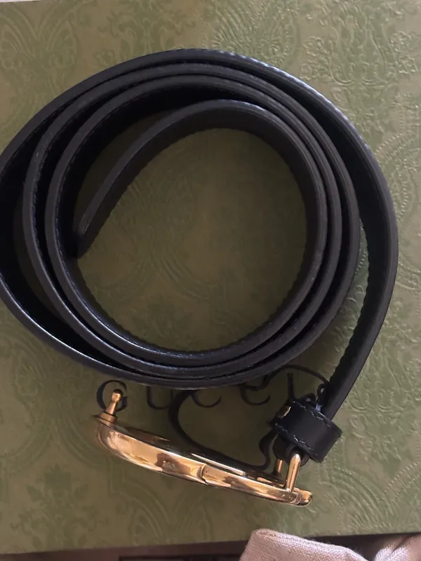 Gucci GG Marmont Belt Black Leather Gold Buckle, Authentic Used Once But Like New Made in Italy, Retail Price $590 Plus Taxes, Come With Box and Dust Bag Size 100/40 - Image 5