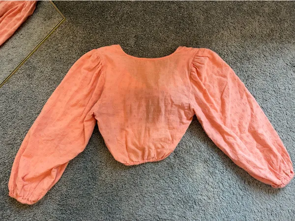 American Eagle Outfitters Coral Tie-Front Long Sleeve Crop Top - Image 5