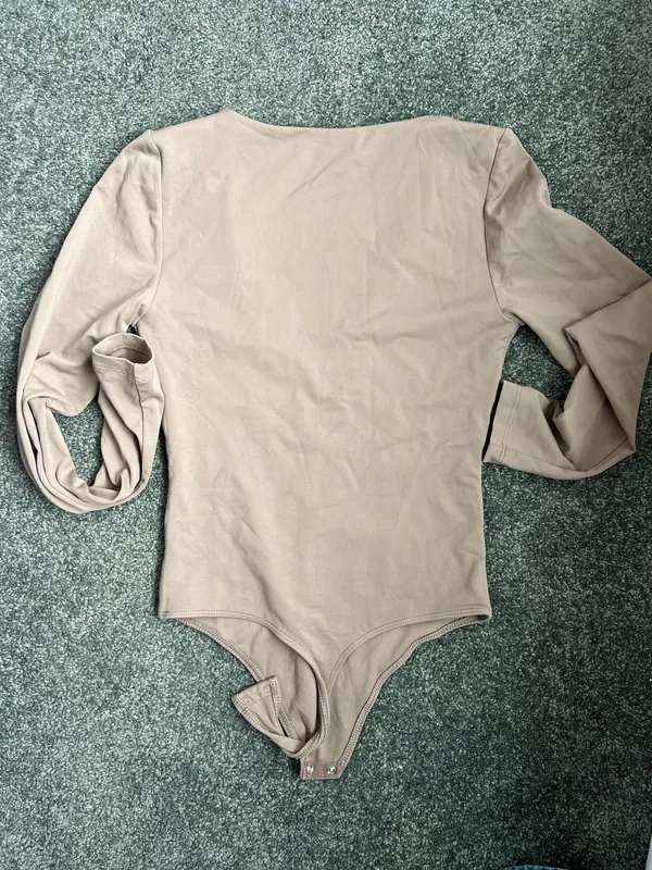 Aritzia Babaton Bodysuit Long Sleeve - Image 3