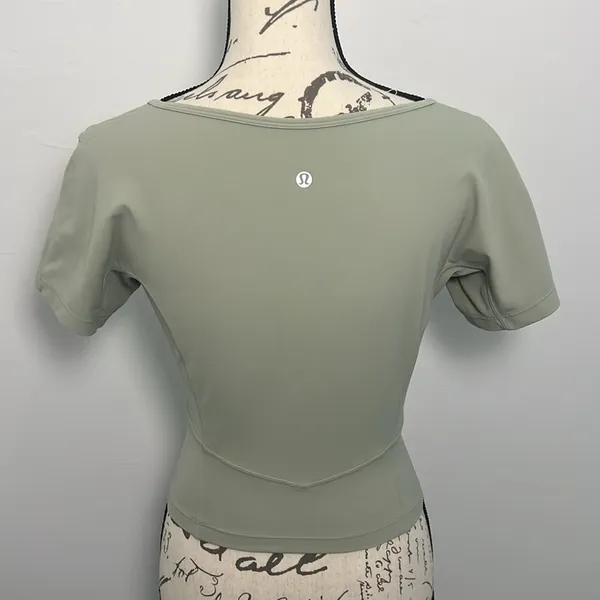 Lululemon Nulu Cropped Slim Yoga Short Sleeve | Green Fern - Image 3