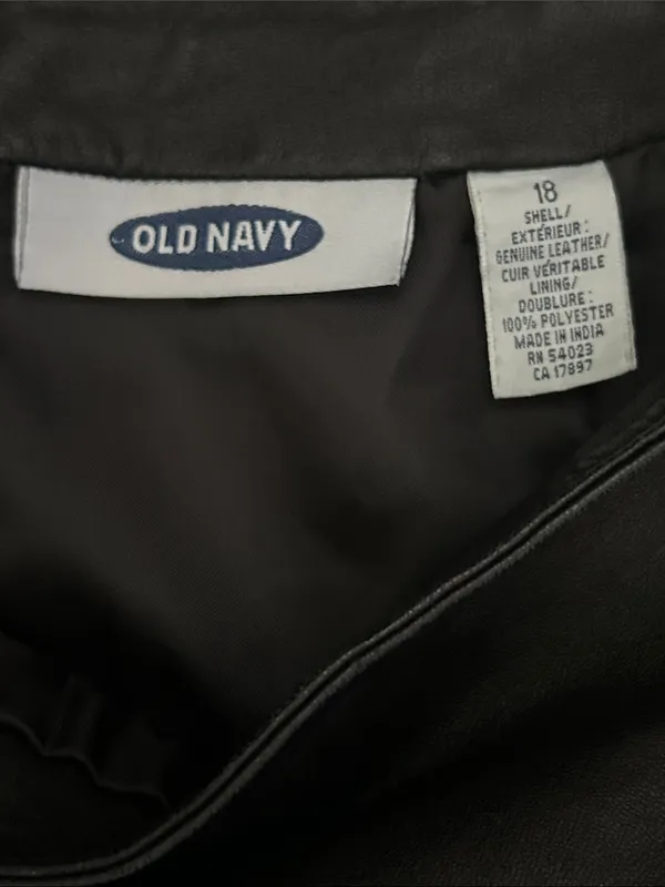 Old Navy faux leather mini skirt - Image 2