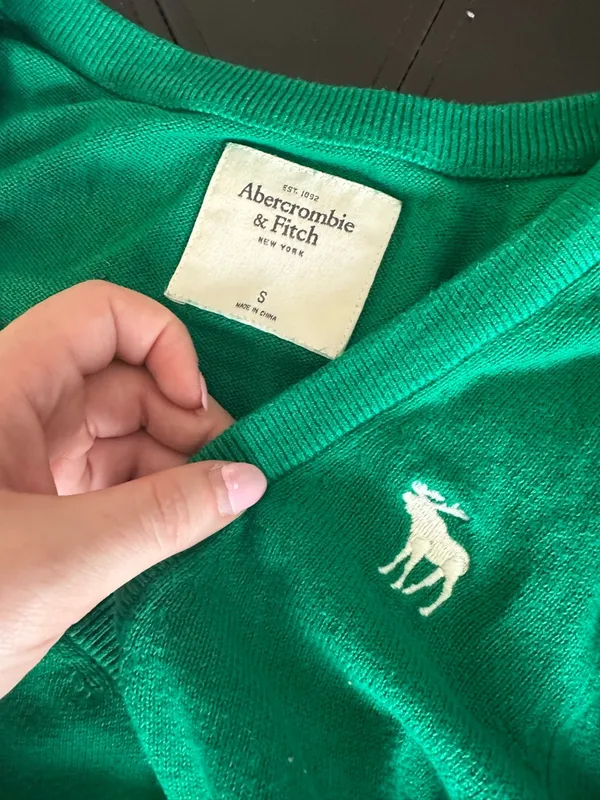 Abercrombie & Fitch Women’s V-Neck Sweater in Bright Green with White Moose - Image 2