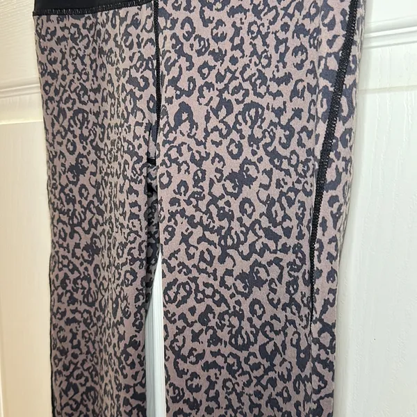 Mono B Women’s Leopard Print High Rise Leggings size‎ Small - Image 2