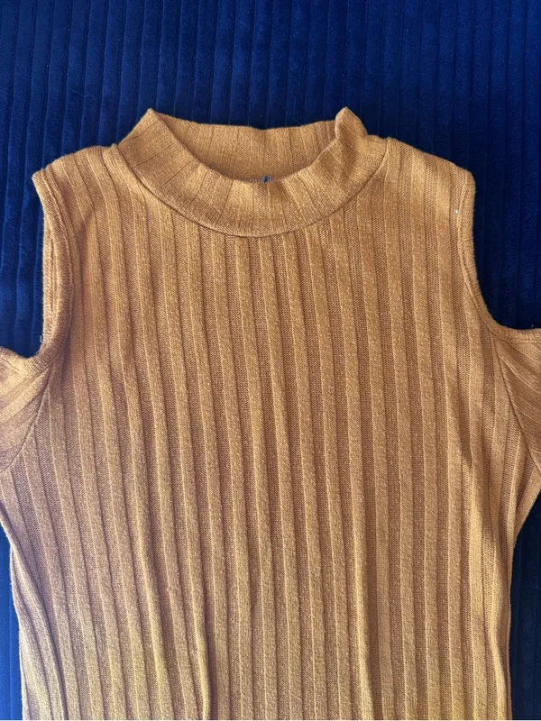 Kendall & Kylie (XS) Sweater Cold Shoulder Short Sleeve Top- Mustard Yellow - Image 4
