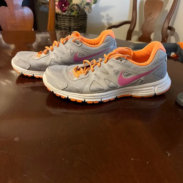 Nike Revolution 2 Athletic Running Shoes Size 9.5 - Image 4