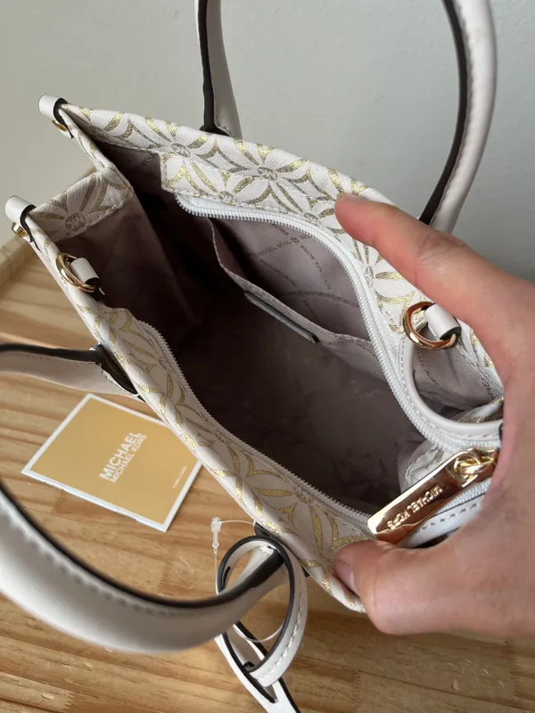 Michael Kors Purse - Image 10
