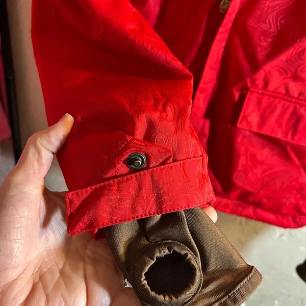 Burton Red Ski Jacket with Hood and Relaxed Fit - Image 4