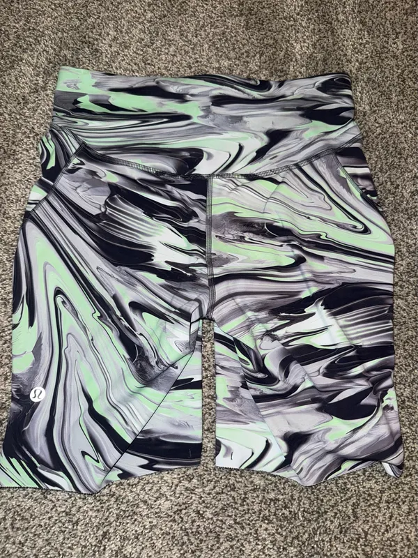 Lululemon Base Pace High-Rise 8" Short in Paint Glide Warp Multi - Image 4
