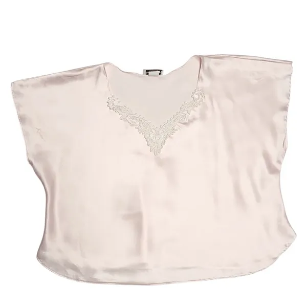 Women’s Cottage Core Elegant Pink Satin Sleepwear Set Size Small ? - Image 3