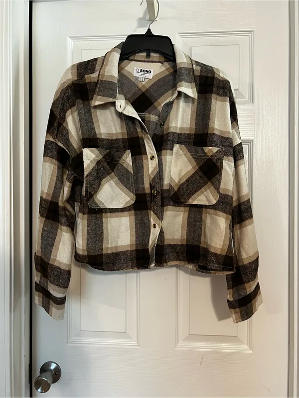 Ci Sono Cropped Plaid Shacket in Cream & Brown - Image 2