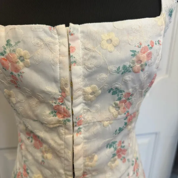 Altar’d State Embroidered Floral Cream Sleeveless Top Hook & Eye Corset NWOT - Image 4