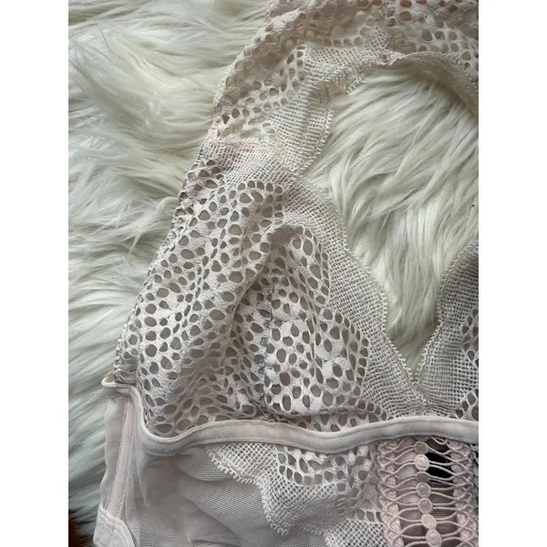 Victorias Secret Light Pink Lace Bralette with Adjustable Strap - Image 4