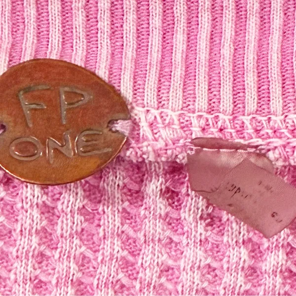 Free People One Women’s Pink Ribbed Long Sleeve Top Size Small - Image 4