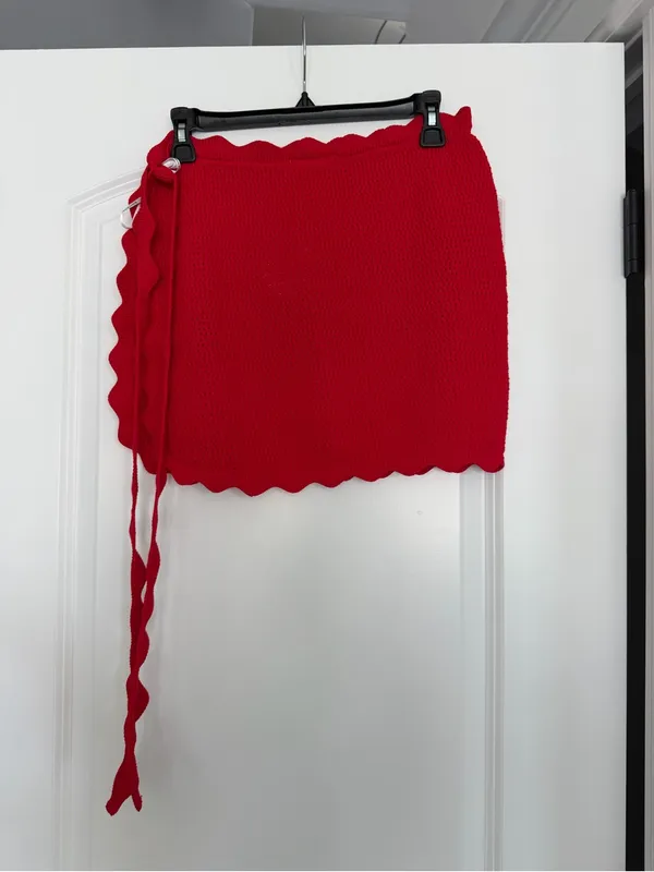 Kulani Kinis Scalloped Edge Knit Cover-Up Sarong - Image 3