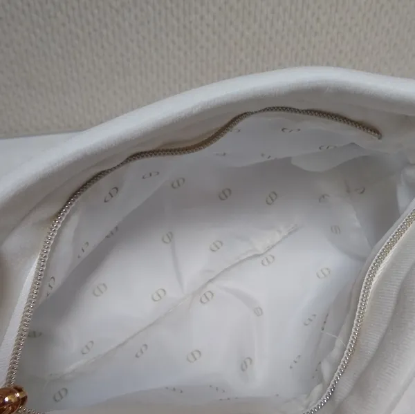DIOR White Velvet Beauty pouch With Gold Dior Logo Limited Edition New No Tag - Image 6