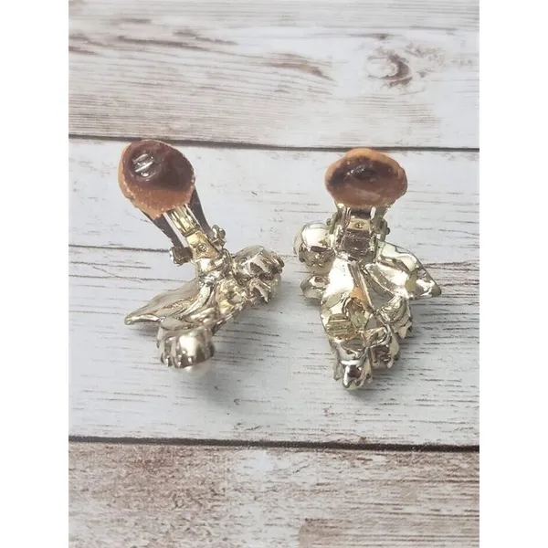 Vintage Clip On Earrings - Gold Tone Faux Pearls and Leaves - Image 6
