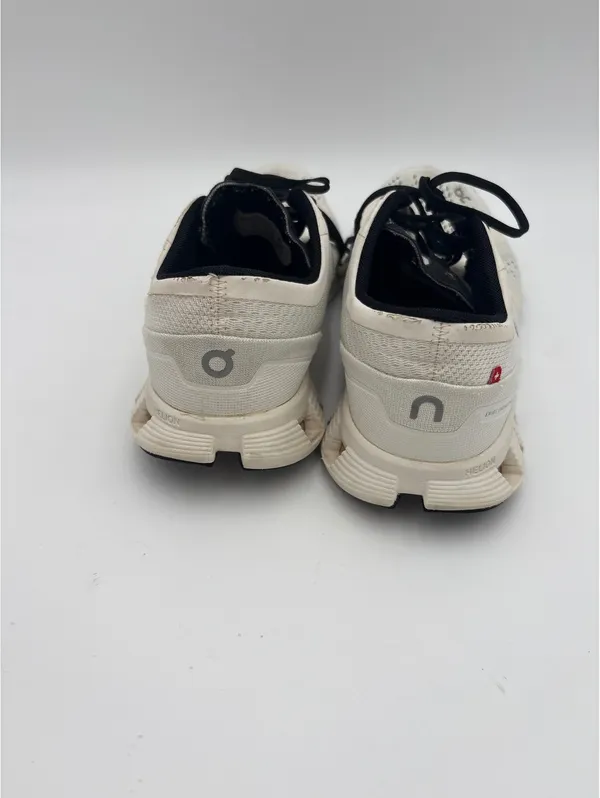 On Cloud Woman’s Size 8.5 Running Shoes - Excellent Condition-Running Or Casual - Image 5