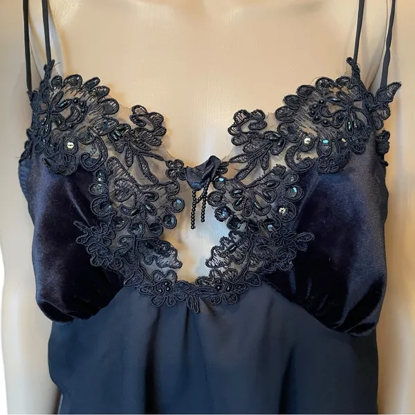 Je T’adore Vintage 90s Black Beaded Sequin Velvet Glam Sheer Lingerie Slip Top - Image 2
