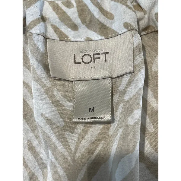 Ann Taylor LOFT Sleeveless Animal Print Top Size M Cream Tan V Neck Tie Detail - Image 7