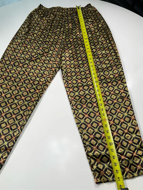 Victoria's Secret Gold Geometric Satin Pajama Set Size Large - Image 8