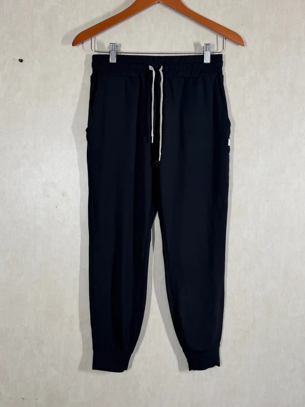 Vuori Women’s Performance Jogger Pants DreamKnit Mid Rise in Black Heather S - Image 4