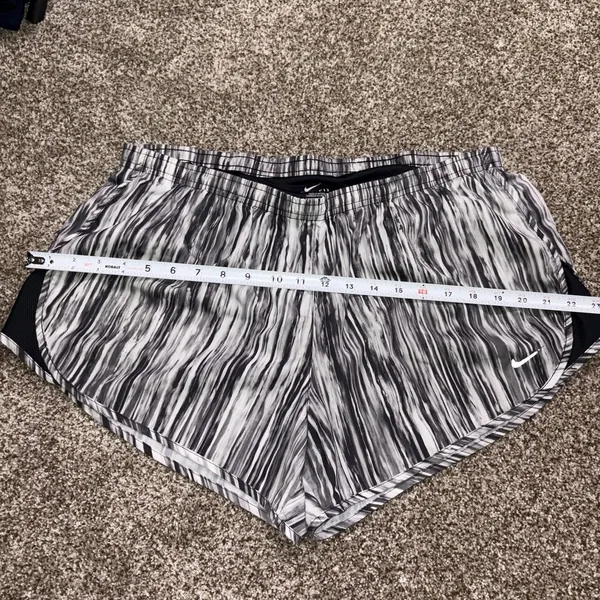 Nike Women's Multicolored Patterned Shorts XL - Image 4