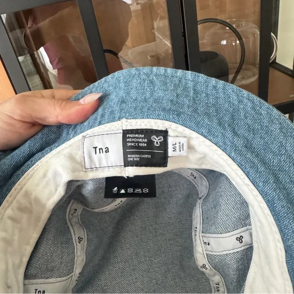 Aritzia TNA denim bucket hat m/L embroidered logo light medium wash - Image 3