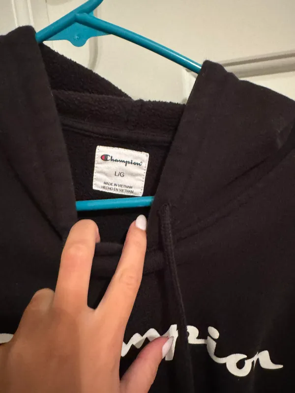 Champion black hoodie unisex size large - Image 2