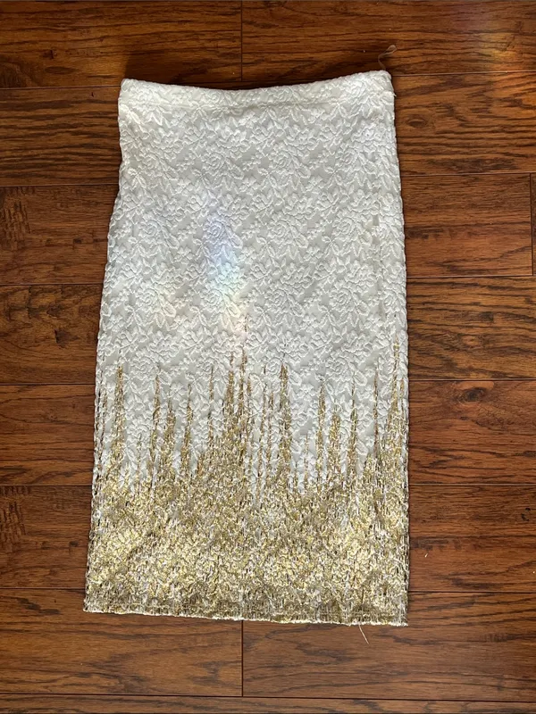 NWOT Joyce Leslie Strapless White Lace Dress/Skirt with Gold Accents - Image 4