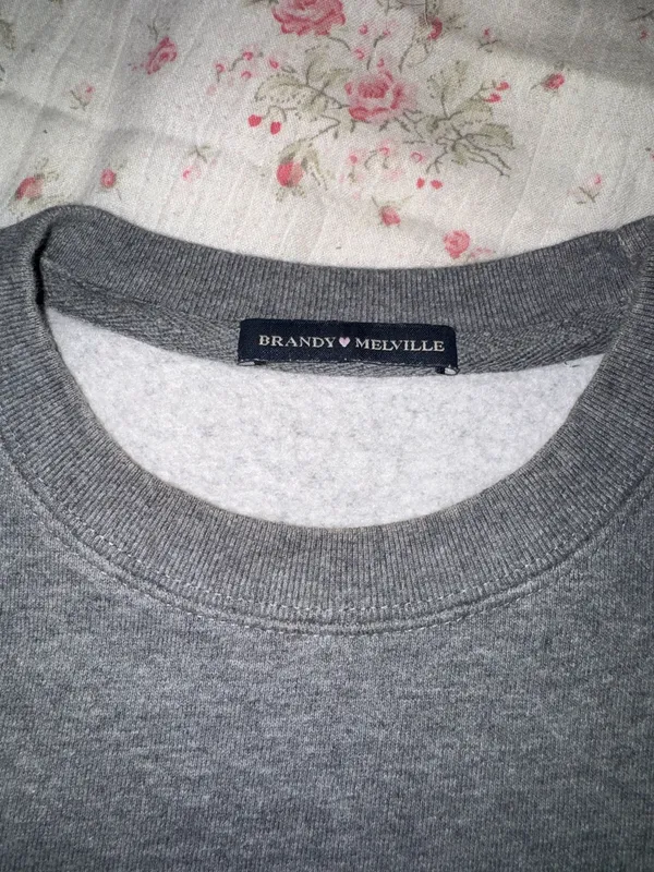 Brandy Melville Crewneck - Image 3