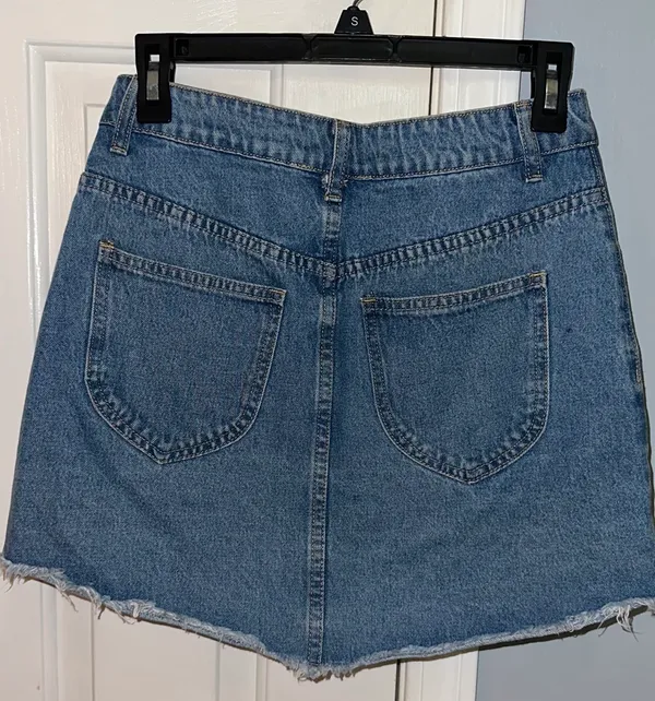 Denim Zip Front Skirt - Image 5