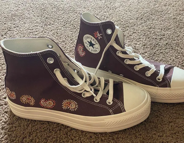 Brown Embroidered Shoes Size 9 - Image 2