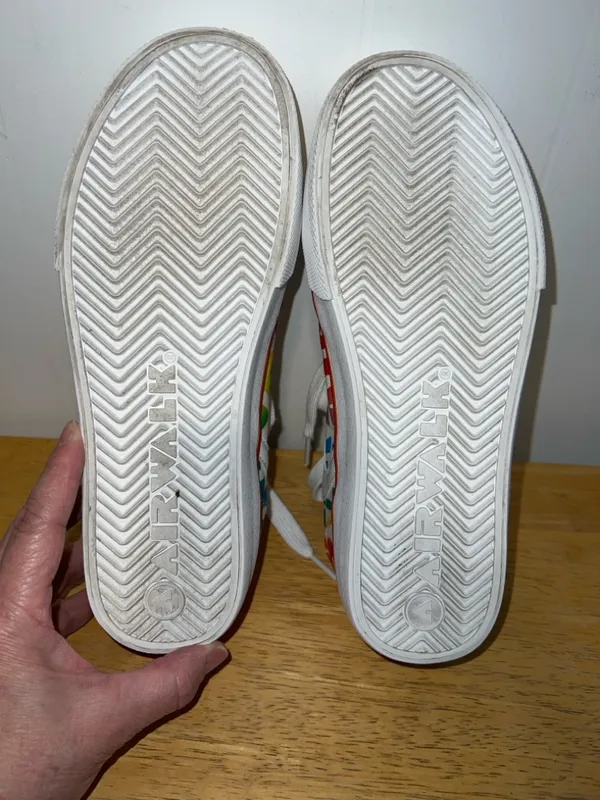 Airwalk Multicolor Graphic Lace-Up Sneakers - Image 7