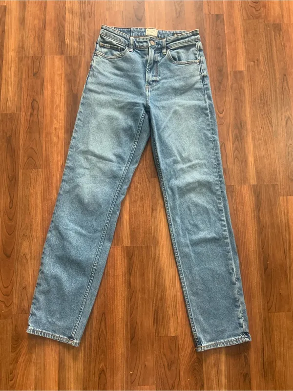 Faherty Women’s Organic Cotton Light Blue Straight Jeans Classic Fit 26 Lakewood - Image 2
