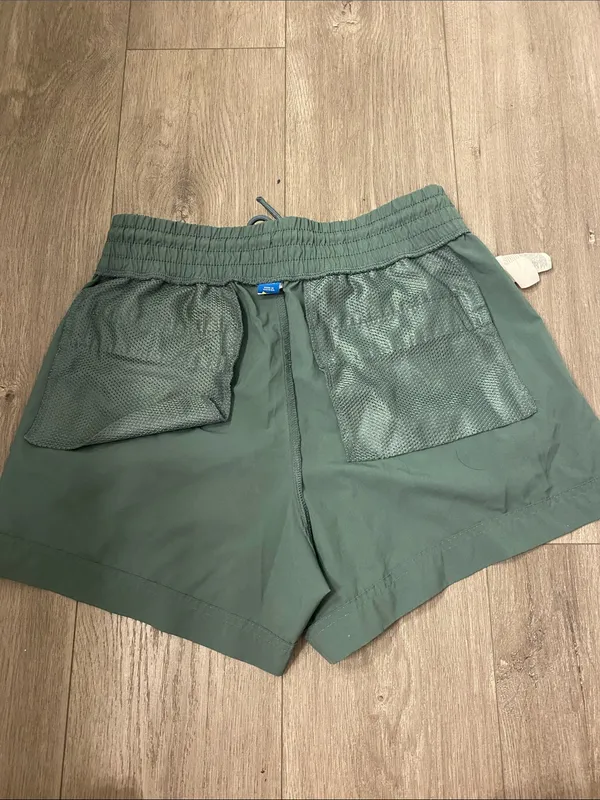 Old Navy Stretch Tech Women’s shorts - Image 6