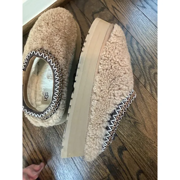 UGG Tazz Maxi Curly Chestnut Fur Slippers Womens Size 6 SOLD OUT - Image 11