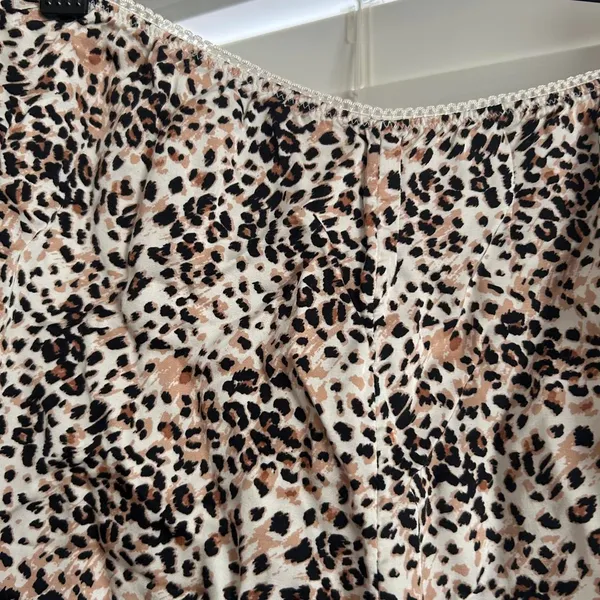 Aerie leopard print flowy boxer shorts coquette lounge shorts small - Image 4