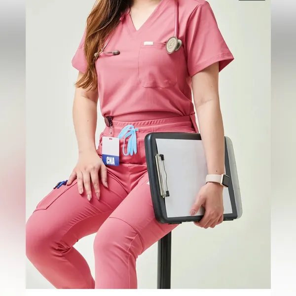 Scope scrubs set in pink- Thea 8 pocket jogger and Harry 1 pocket top - Image 4