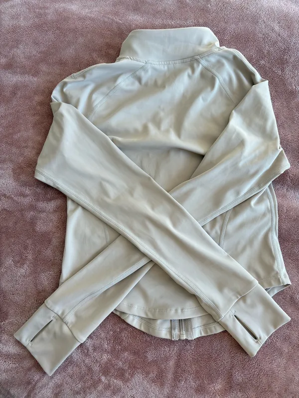 Amazon Cropped Workout Jacket - Image 2