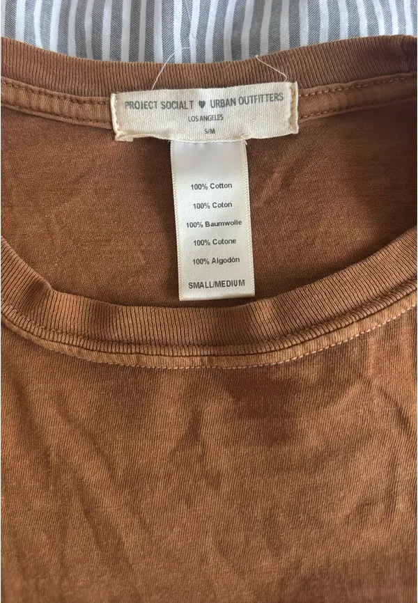 Urban Outfitters Tee Oversized - Image 4