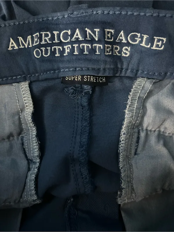 American Eagle Women’s Navy Blue Midi Super Stretch Chino Shorts SZ 2 - Image 6