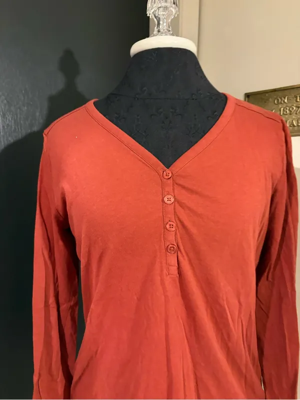 Loft 100% Cotton Rust Long-Sleeve V-Neck Henley Button Front Top 💜 - Image 2