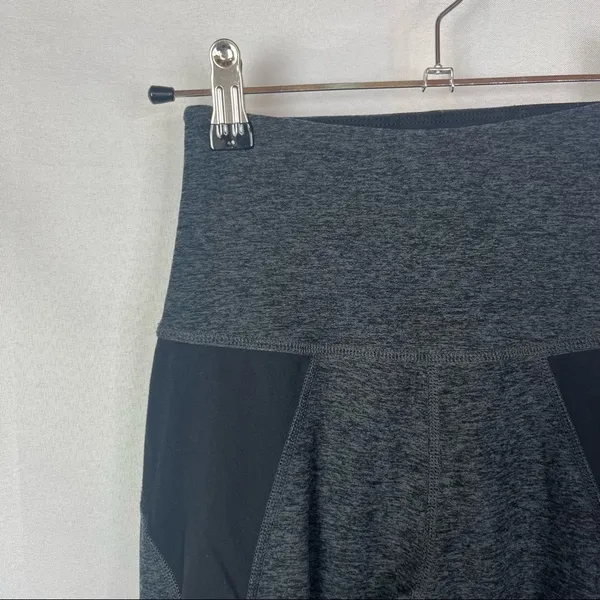 Beyond Yoga High Rise Black‎ & Gray Soft 7/8 Athletic Leggings S - Image 3