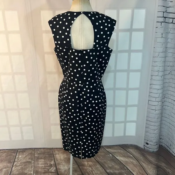 White House Black Market NWT Black And White Polka Dots Sheath Dress Size 12 - Image 5