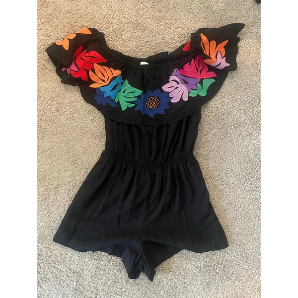NWT J. Marie Off The Shoulders Black Embroidered Romper Sz. L - Image 10