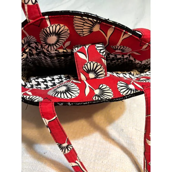 Vera Bradley Deco Daisy Retired 2011 Red Black White Floral Geometric Tote - Image 6