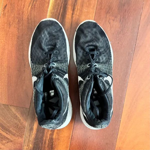 Nike Flex Fury Running Shoes in Black | Size 8.5 - Image 2
