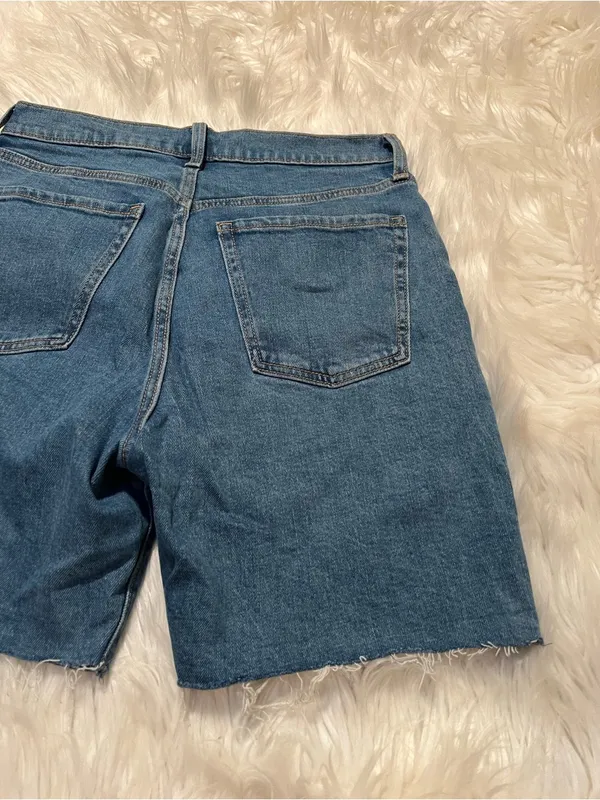 Old Navy Women's Size 8 Sky-Hi Denim Short Medium Wash Jasmine 7" Clean - Image 7